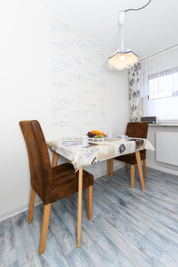 Ferienwohnung Im Haus Weinstock エセンス エクステリア 写真